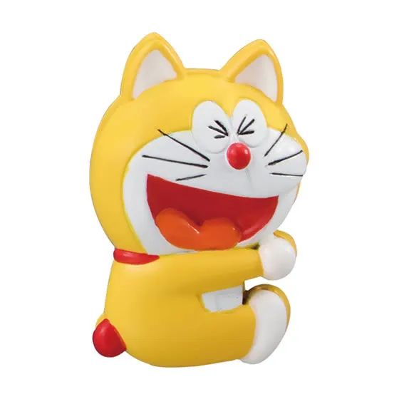 ドラえもん　はさむんです。 元祖ドラえもん（だきつく）
