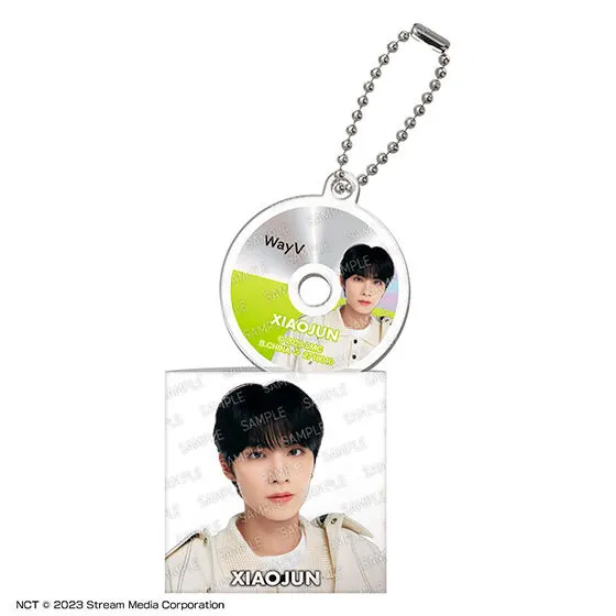 WayV CD風アクリルチャーム XIAOJUN