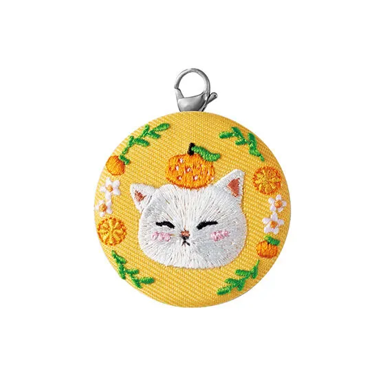 mofusand 刺繍チャーム デザインD(カニカンver.)