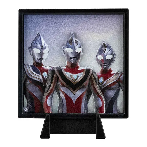 ウルトラマン 3Dレリーフスタンド ティガ ガイア ダイナ