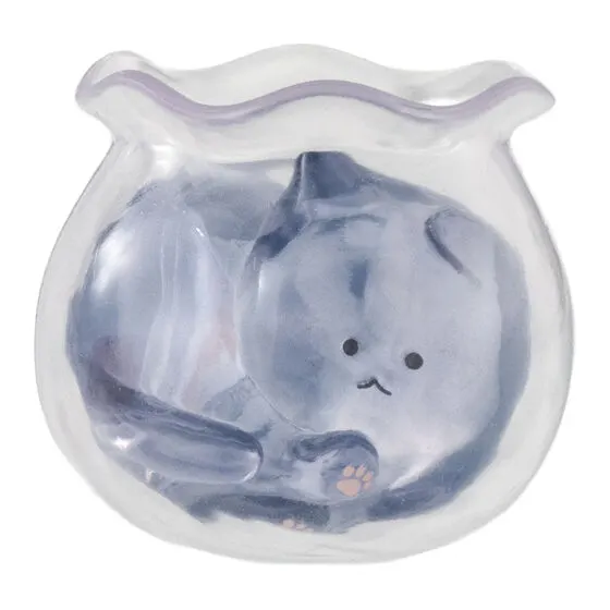 溶けてる!猫ちゃあぁぁん 金魚鉢で溶けてるにゃ